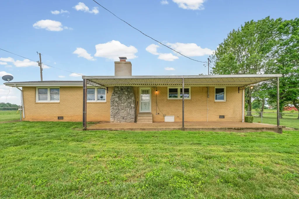 3561 Pickering Road Adams TN 37010