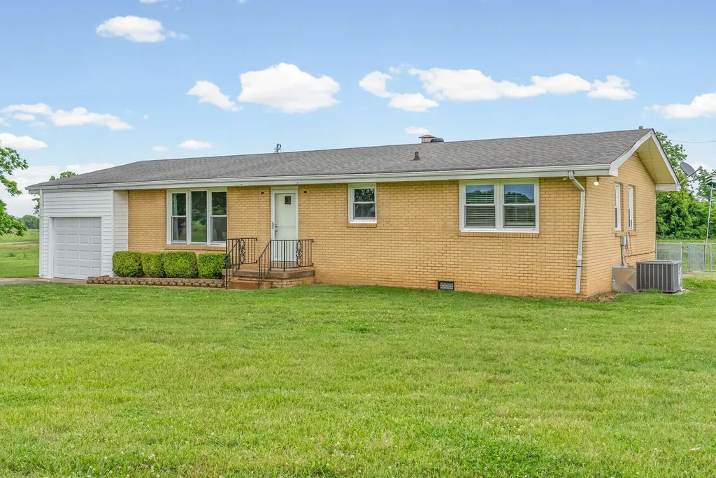 3561 Pickering Road Adams TN 37010