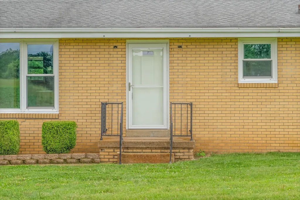 3561 Pickering Road Adams TN 37010