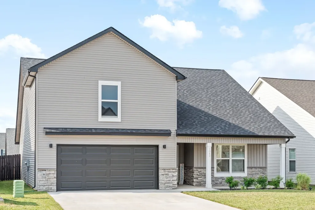 1042 Creek Way Clarksville TN 37042