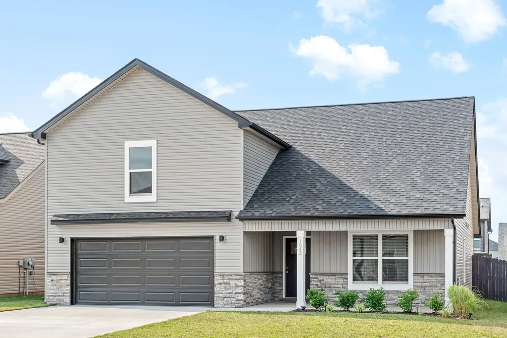 1042 Creek Way Clarksville TN 37042