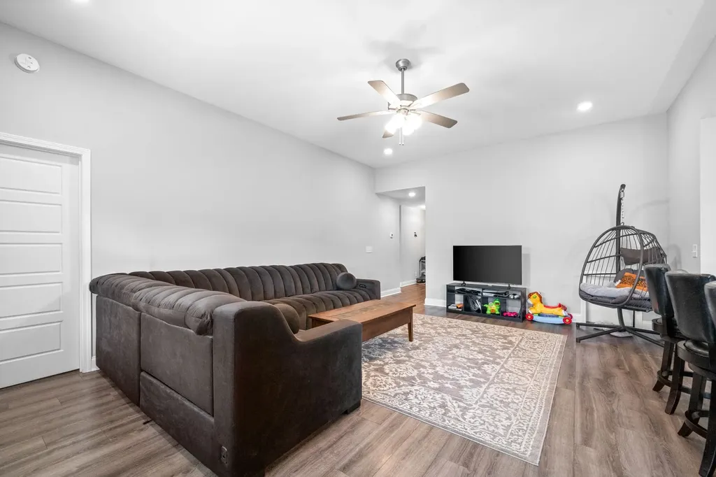 1042 Creek Way Clarksville TN 37042