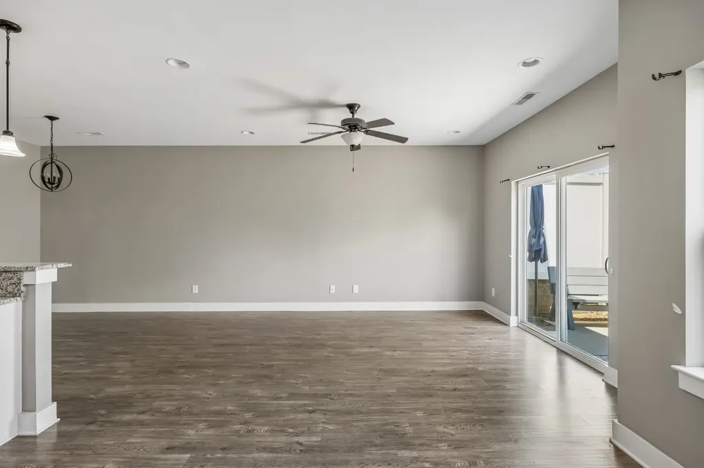 2217 Drone Way Columbia TN 38401