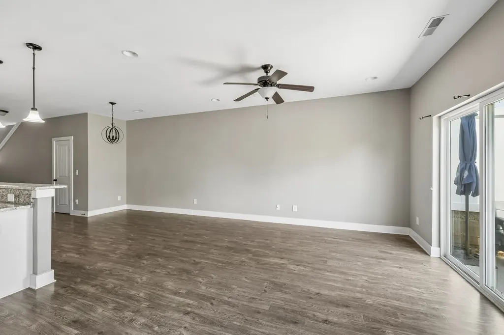 2217 Drone Way Columbia TN 38401