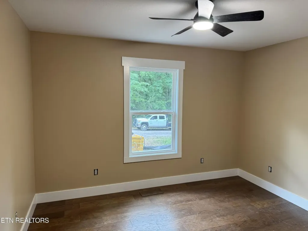 717 Oneida Lane Crossville TN 38572