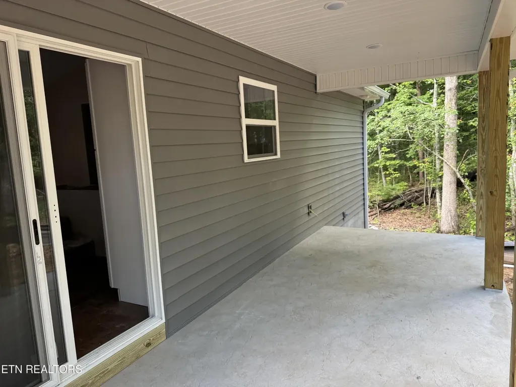 717 Oneida Lane Crossville TN 38572