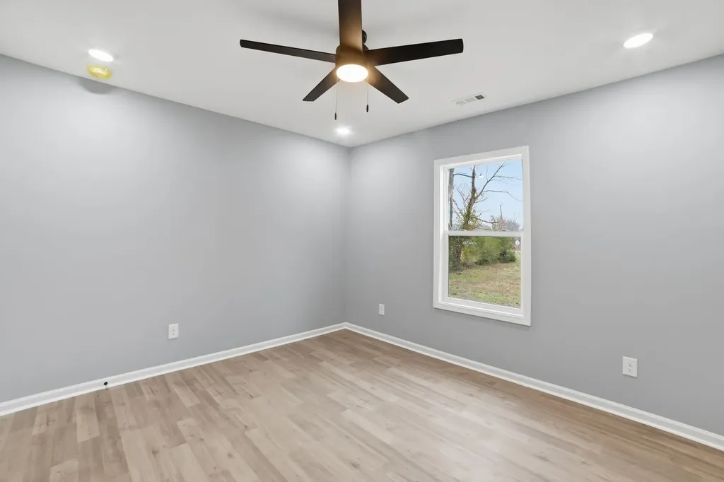104 Fairground Drive Waverly TN 37185