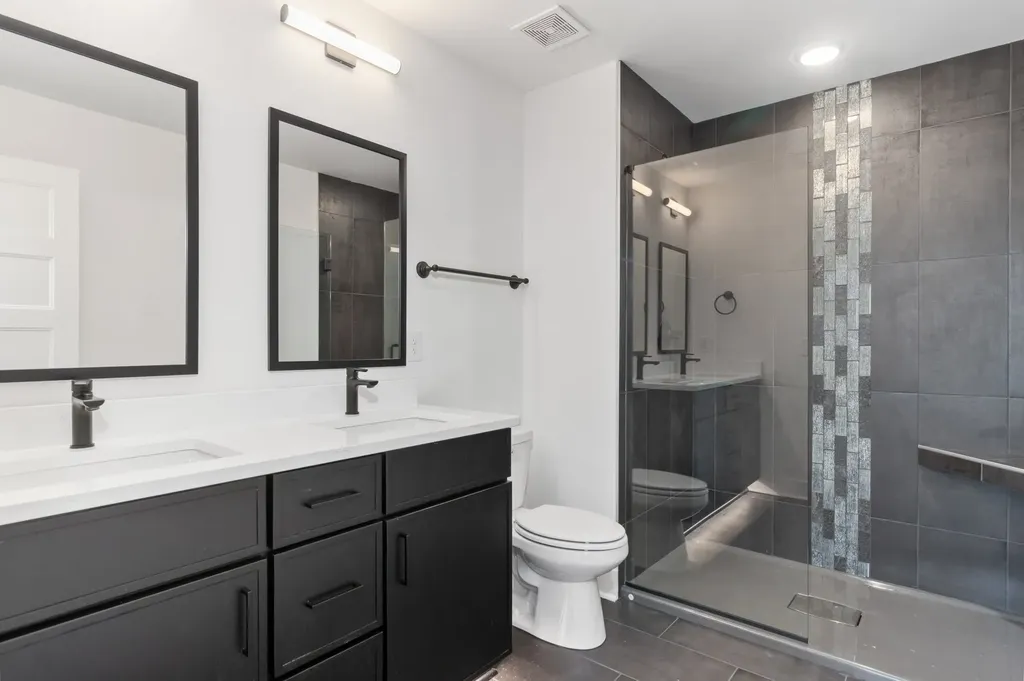 14 Holland Park West Clarksville TN 37043