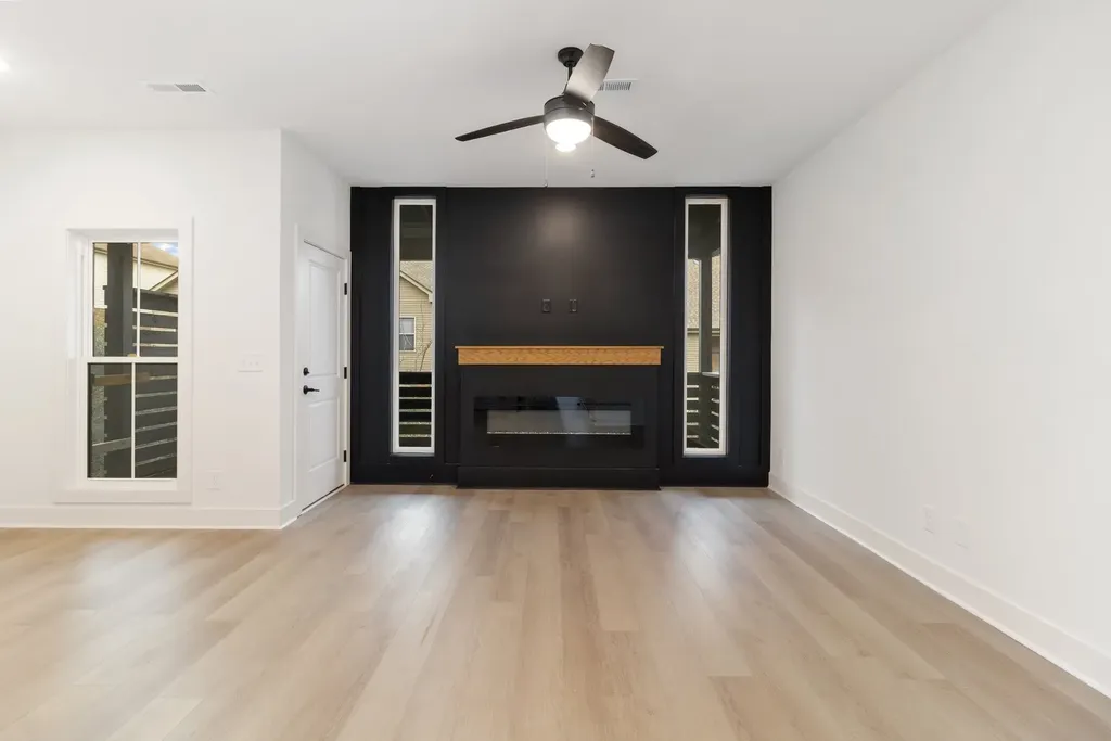 14 Holland Park West Clarksville TN 37043