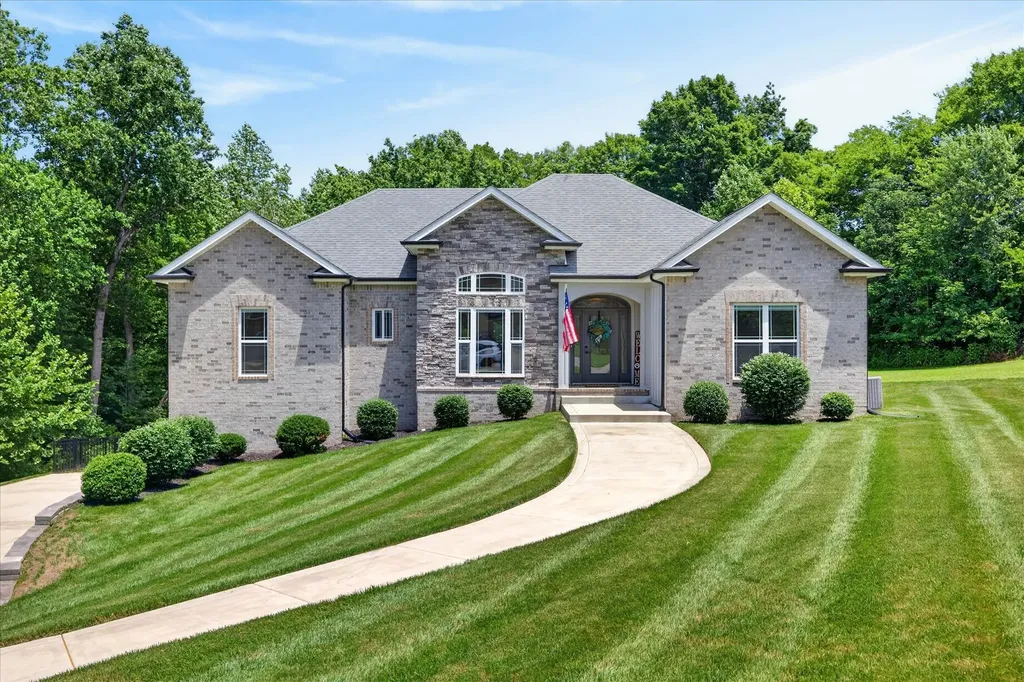 1035 S Ridge Trail Clarksville TN 37043