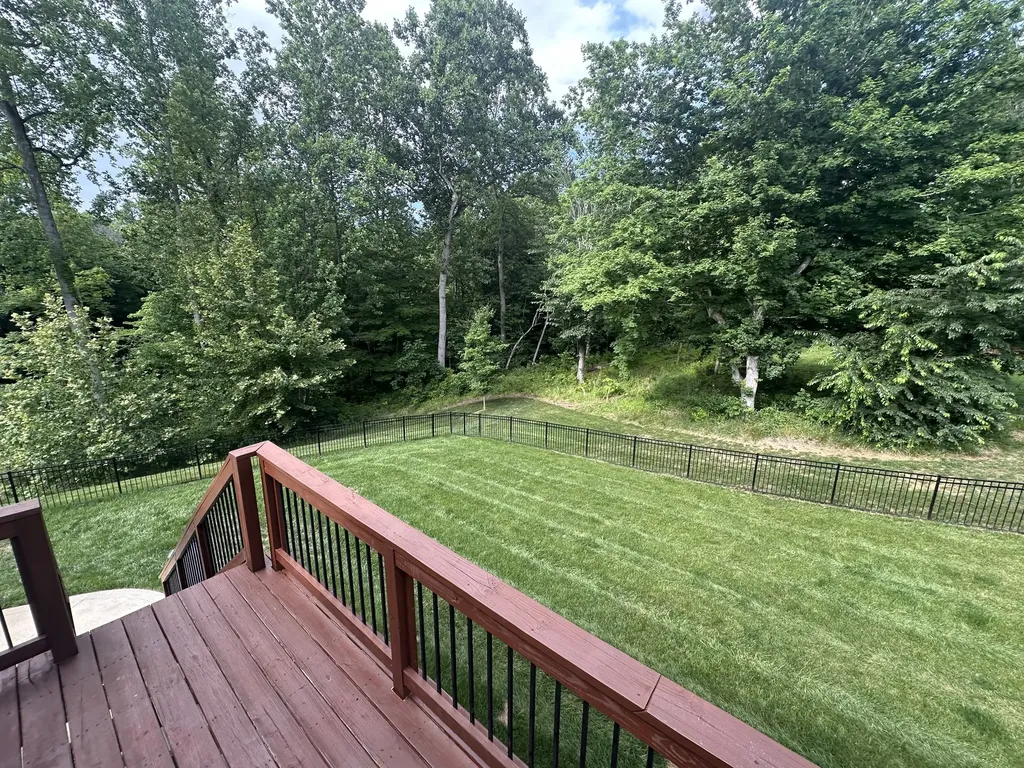 1035 S Ridge Trail Clarksville TN 37043