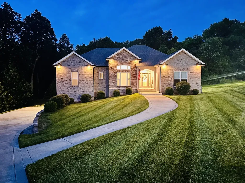 1035 S Ridge Trail Clarksville TN 37043