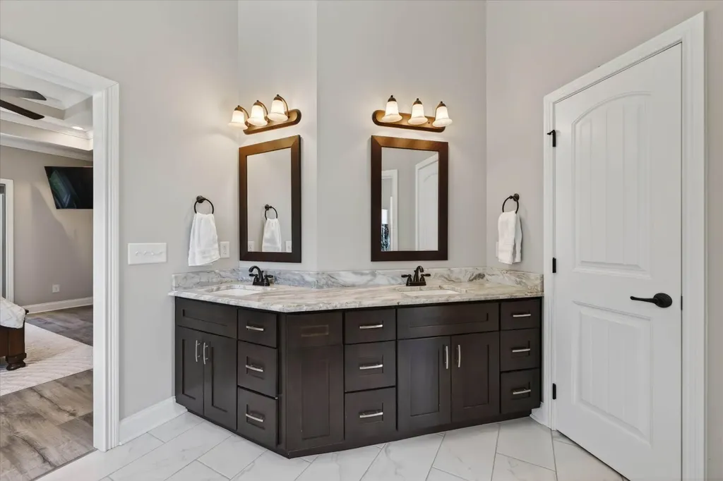 1035 S Ridge Trail Clarksville TN 37043