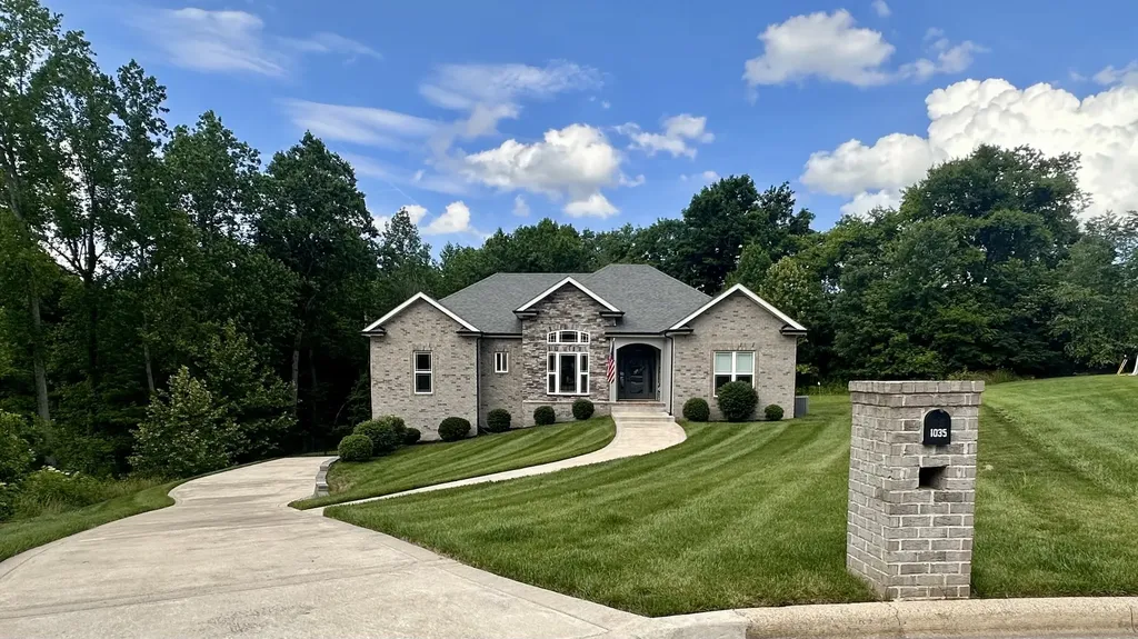 1035 S Ridge Trail Clarksville TN 37043