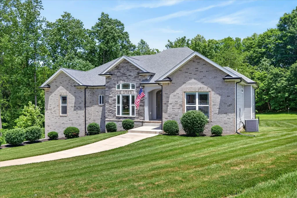 1035 S Ridge Trail Clarksville TN 37043