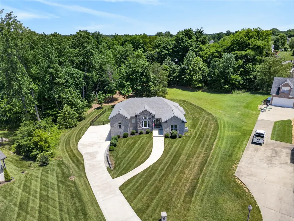 1035 S Ridge Trail Clarksville TN 37043