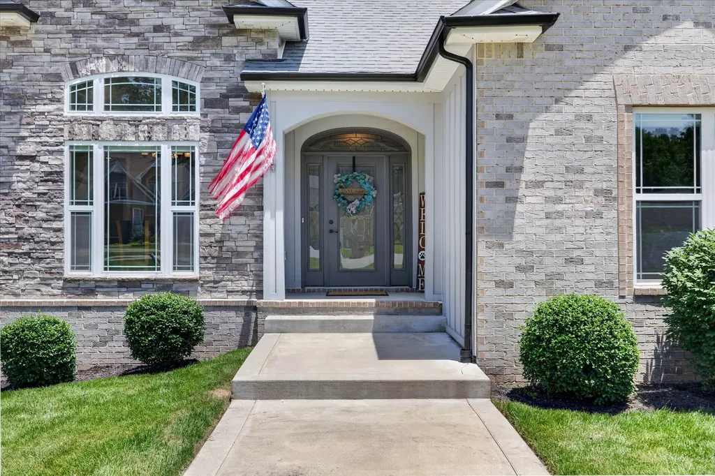 1035 S Ridge Trail Clarksville TN 37043