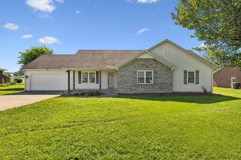 16 Delana Avenue Lawrenceburg TN 38464
