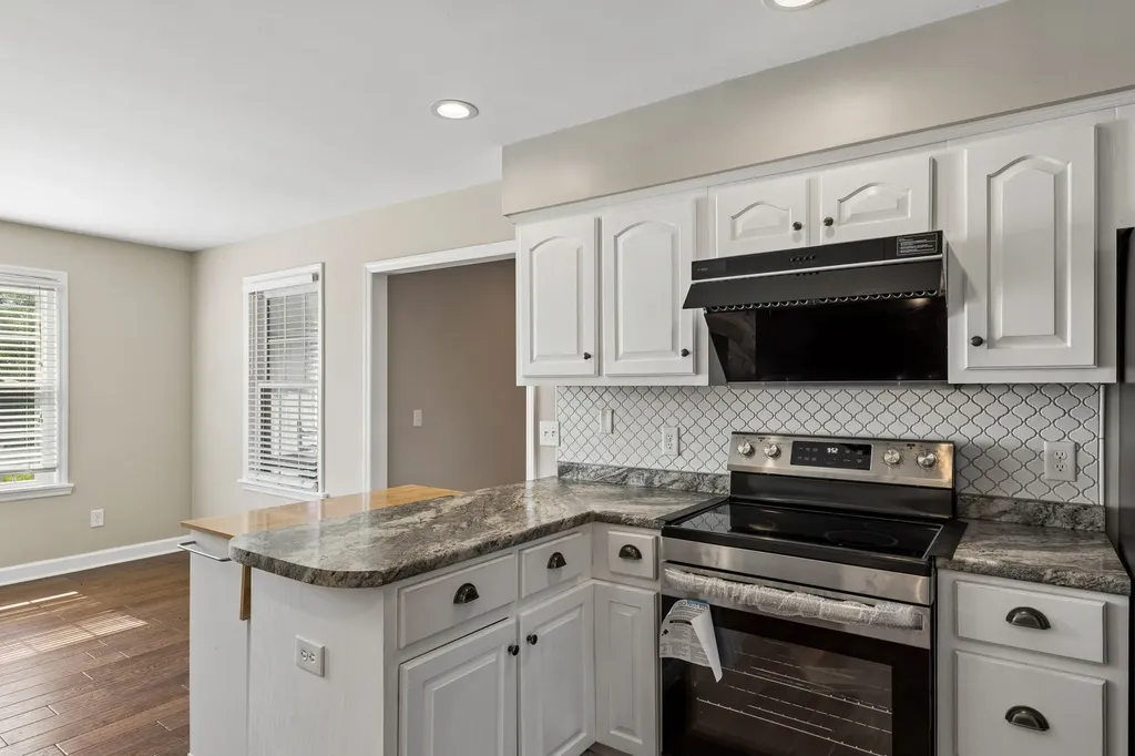 16 Delana Avenue Lawrenceburg TN 38464