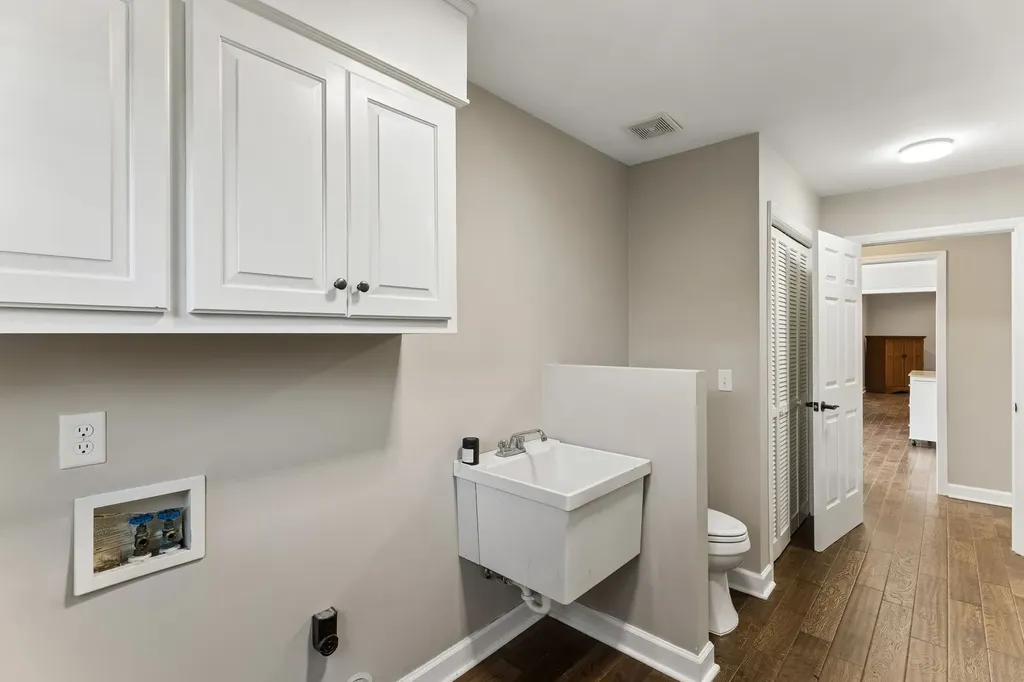 16 Delana Avenue Lawrenceburg TN 38464