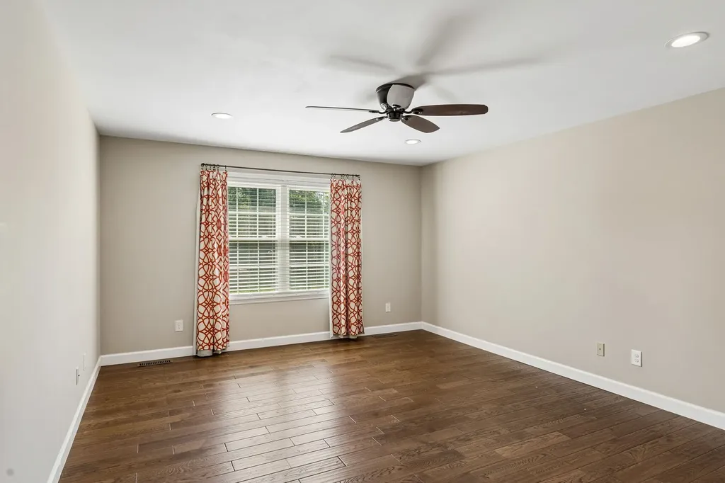 16 Delana Avenue Lawrenceburg TN 38464