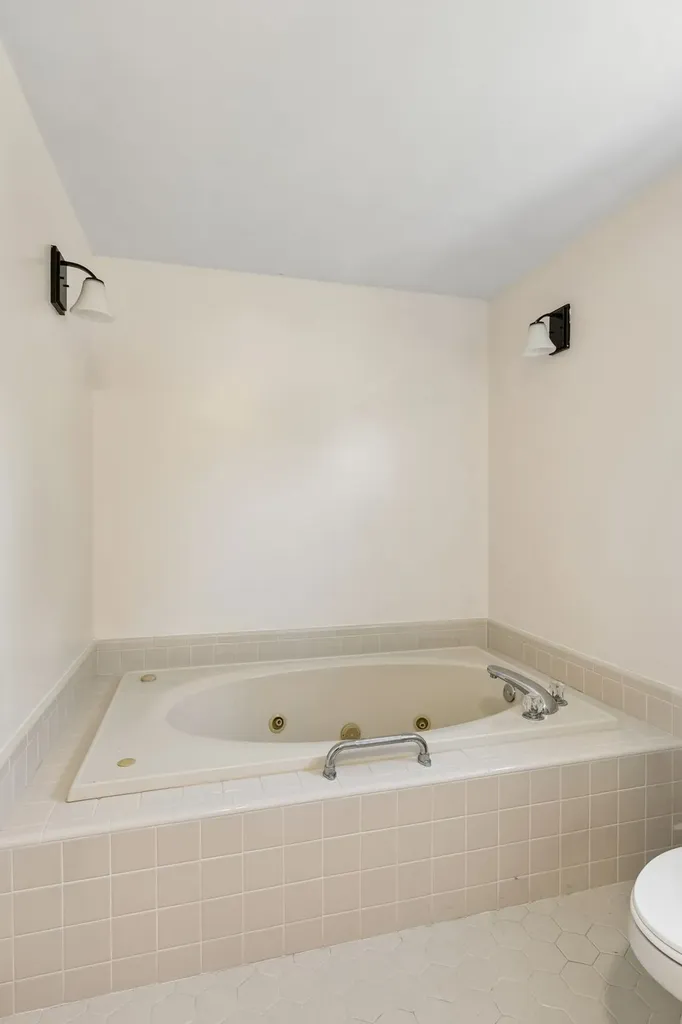 16 Delana Avenue Lawrenceburg TN 38464