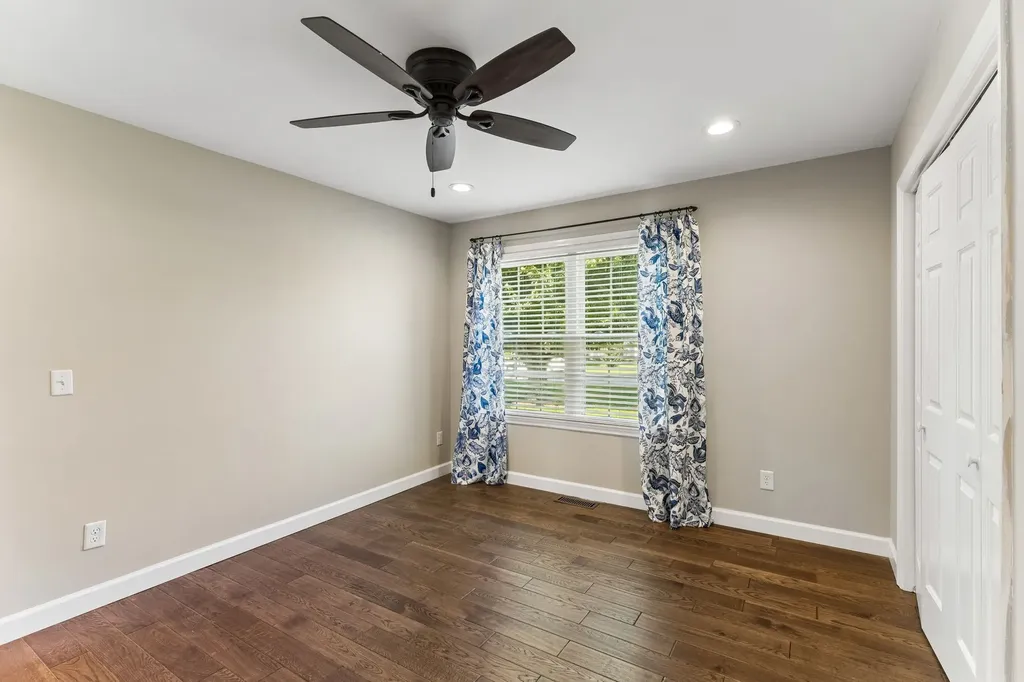 16 Delana Avenue Lawrenceburg TN 38464