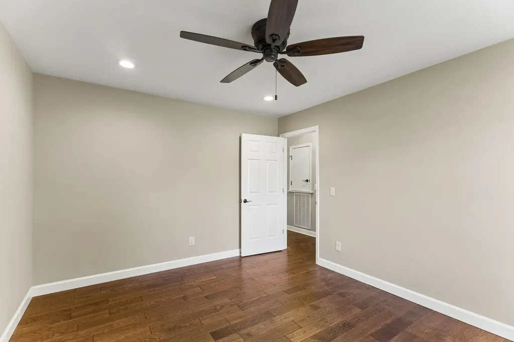 16 Delana Avenue Lawrenceburg TN 38464