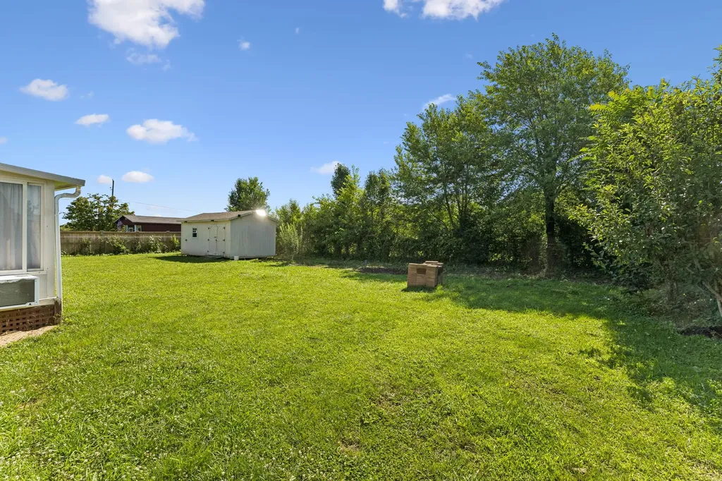 16 Delana Avenue Lawrenceburg TN 38464