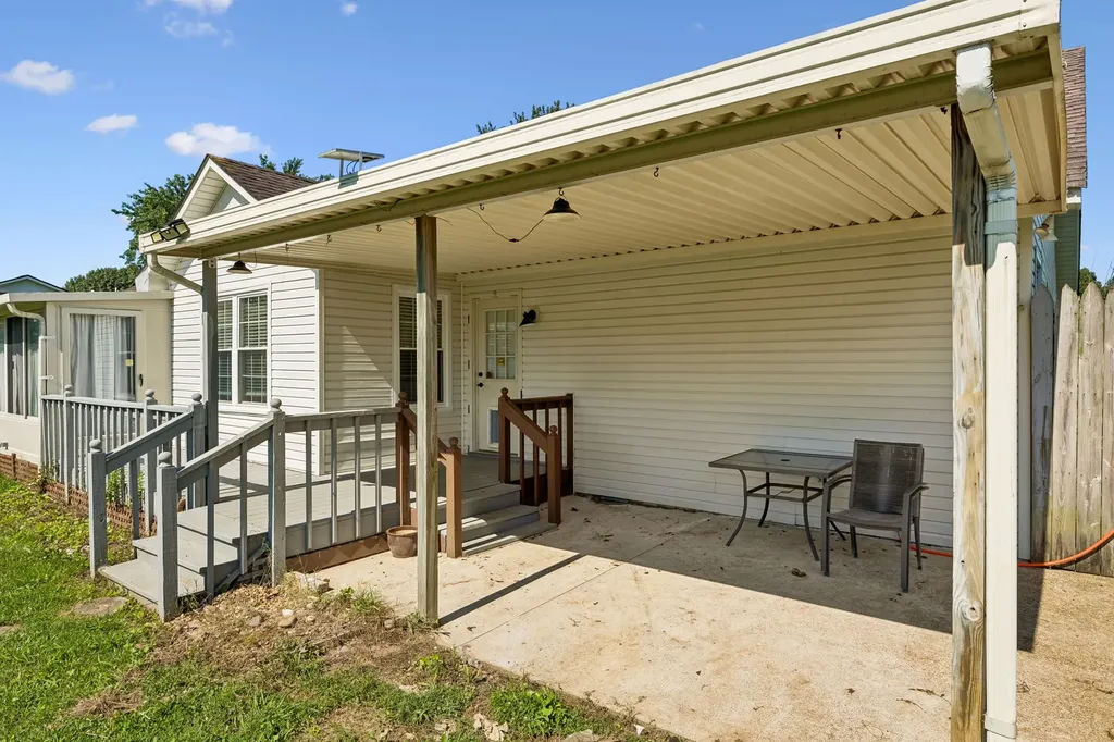 16 Delana Avenue Lawrenceburg TN 38464