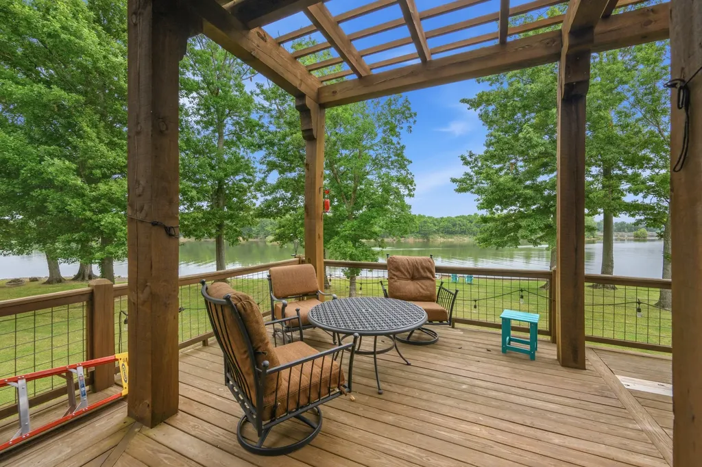 238 Shannon Lane Bath Springs TN 38311