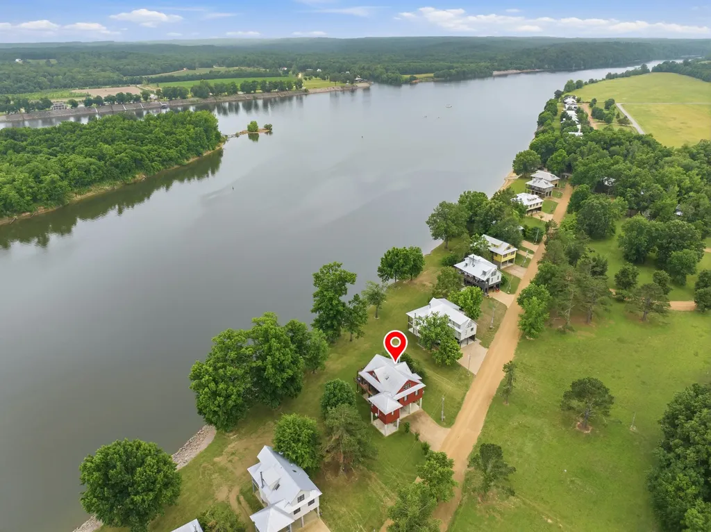 238 Shannon Lane Bath Springs TN 38311