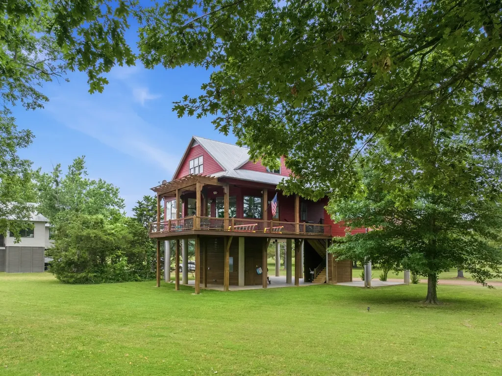 238 Shannon Lane Bath Springs TN 38311