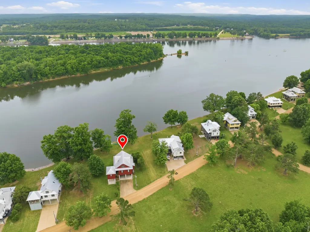 238 Shannon Lane Bath Springs TN 38311