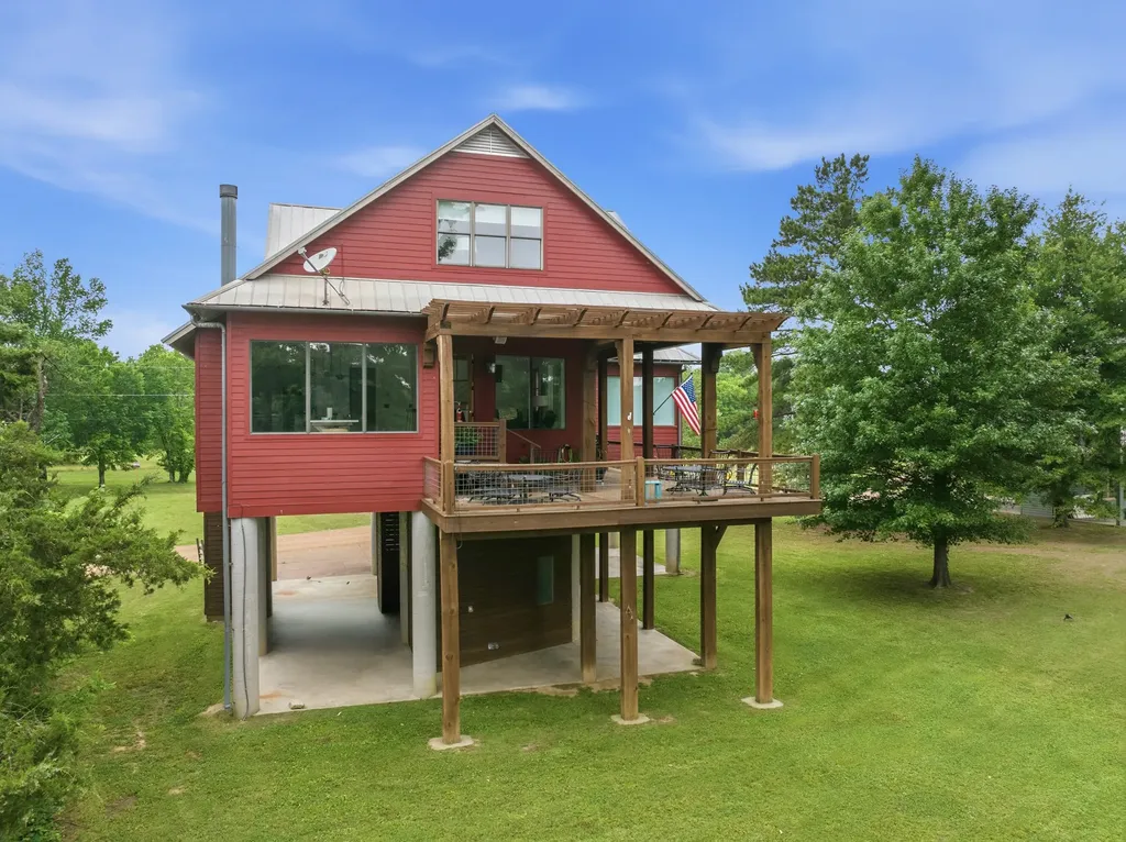 238 Shannon Lane Bath Springs TN 38311