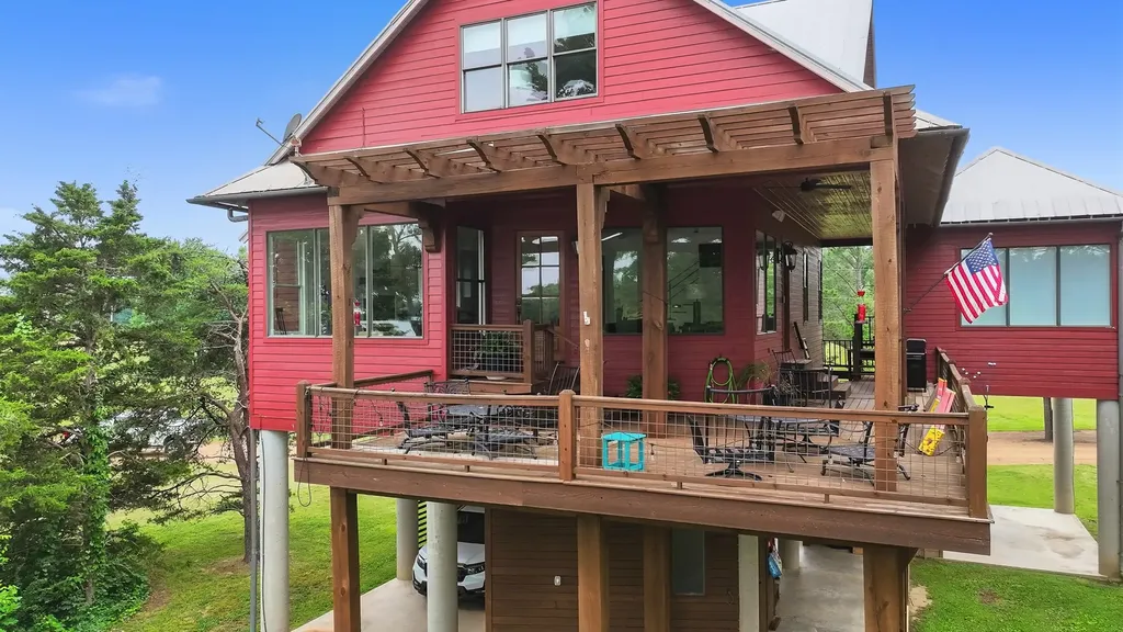 238 Shannon Lane Bath Springs TN 38311