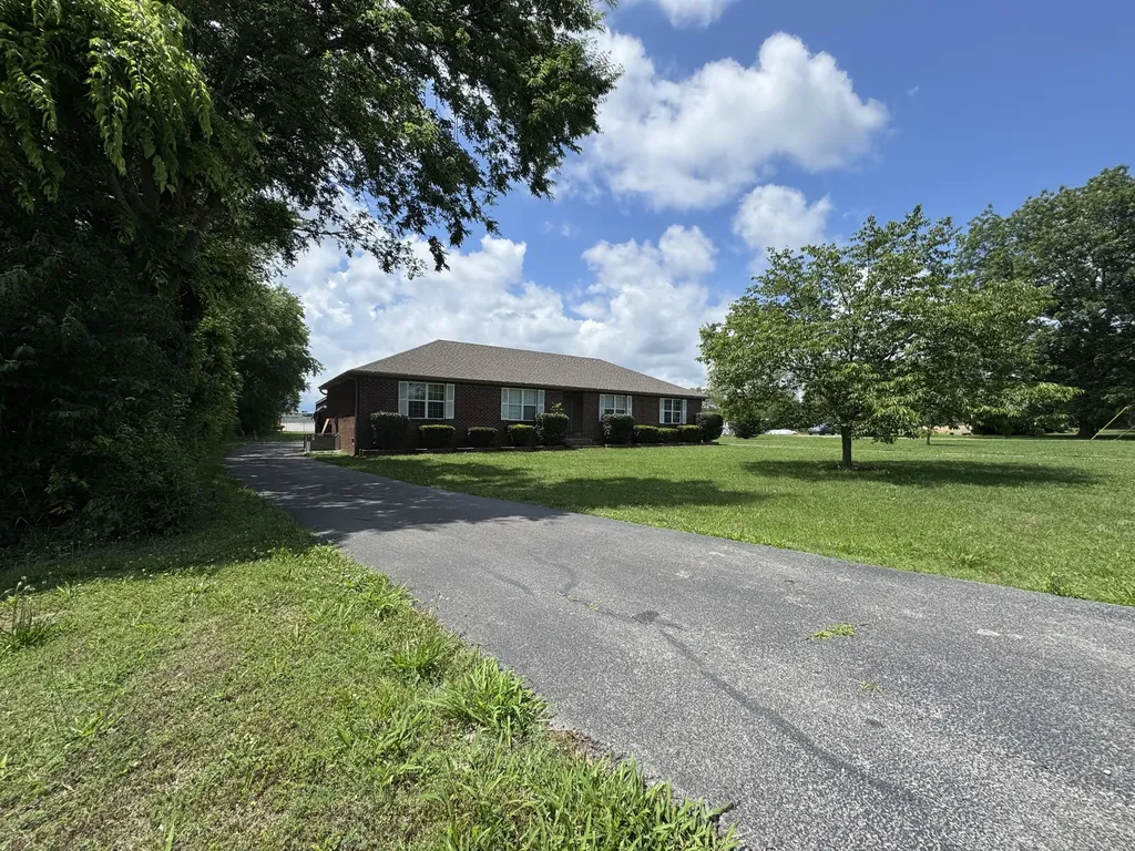 14261/2 Alhambra Drive Lebanon TN 37087