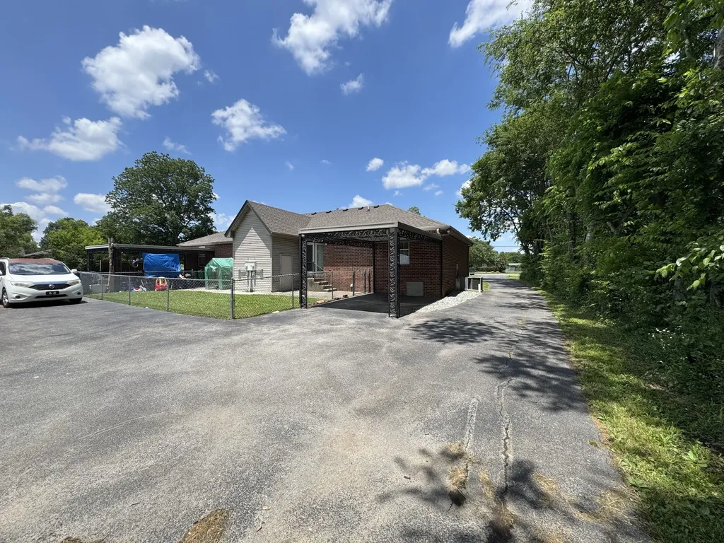 14261/2 Alhambra Drive Lebanon TN 37087