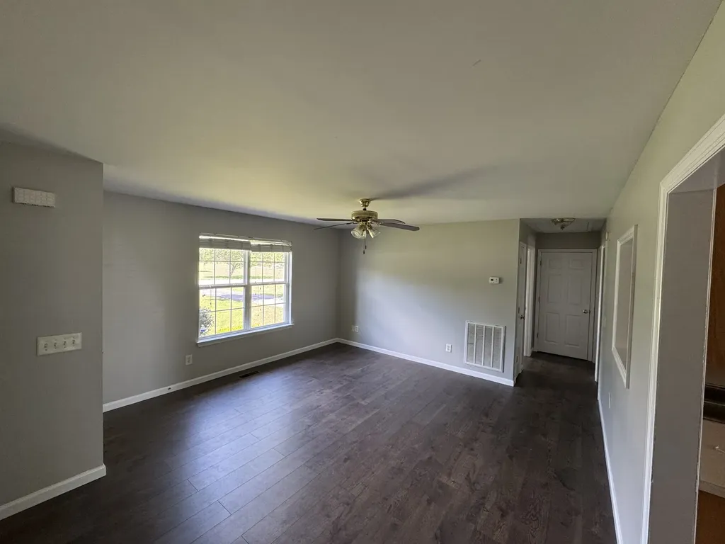 14261/2 Alhambra Drive Lebanon TN 37087