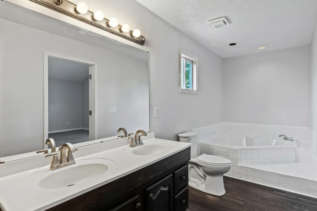 340 Brinkley Lane White House TN 37188