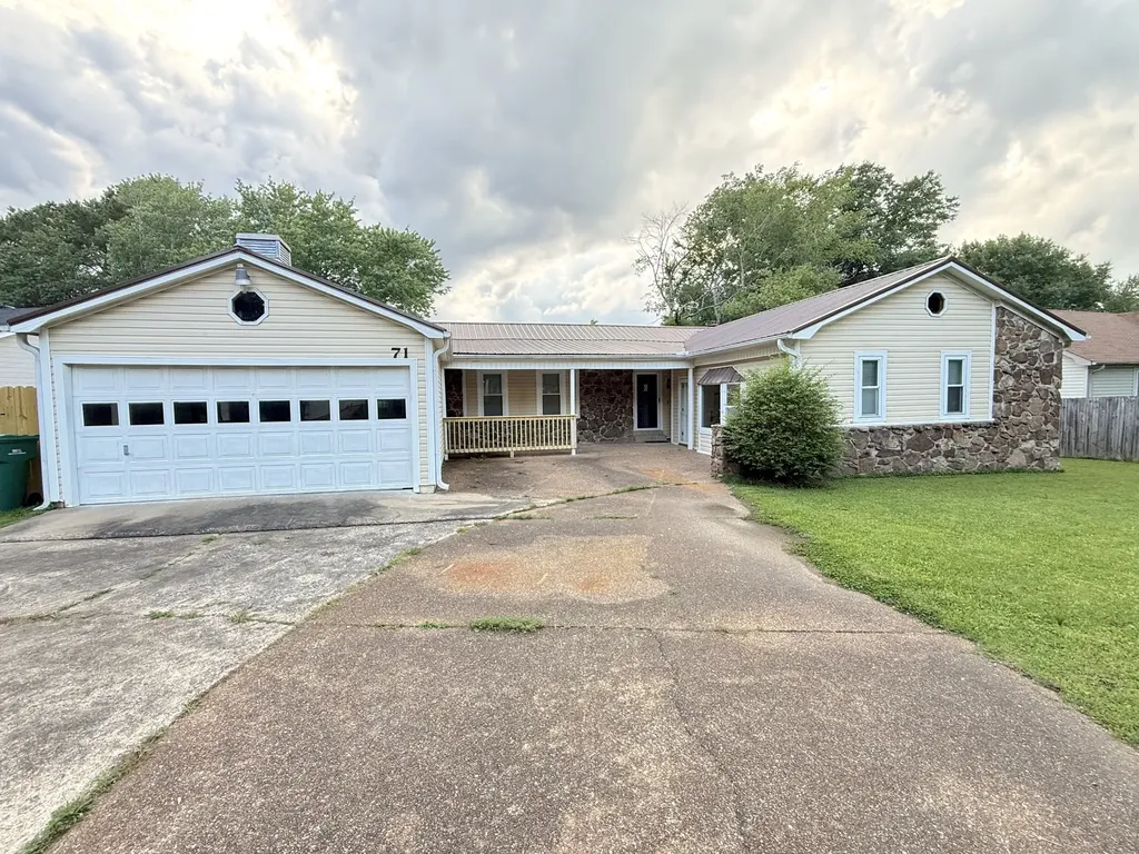 71 N Hampton Lane Jackson TN 38305