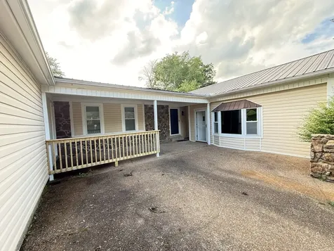 71 N Hampton Lane Jackson TN 38305