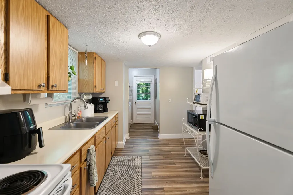 9849 Haynes Lane Bon Aqua TN 37025