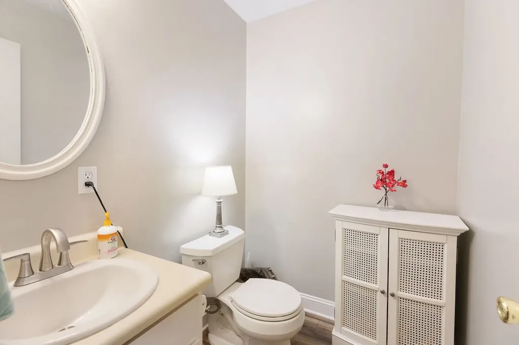 9849 Haynes Lane Bon Aqua TN 37025