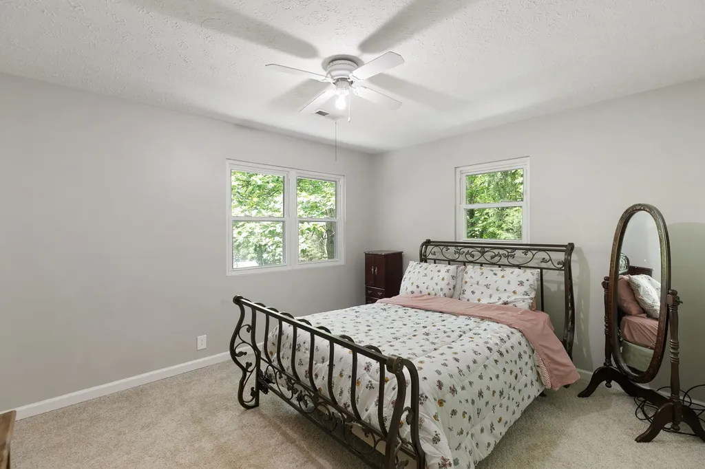 9849 Haynes Lane Bon Aqua TN 37025