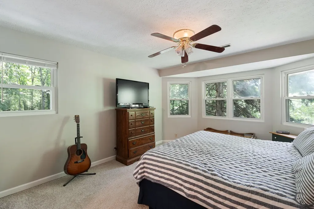 9849 Haynes Lane Bon Aqua TN 37025