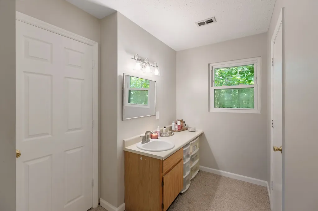 9849 Haynes Lane Bon Aqua TN 37025