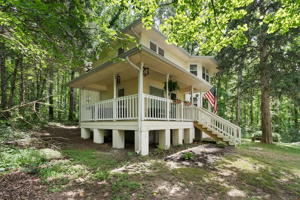 9849 Haynes Lane Bon Aqua TN 37025