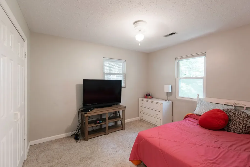 9849 Haynes Lane Bon Aqua TN 37025