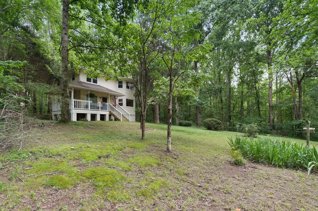 9849 Haynes Lane Bon Aqua TN 37025